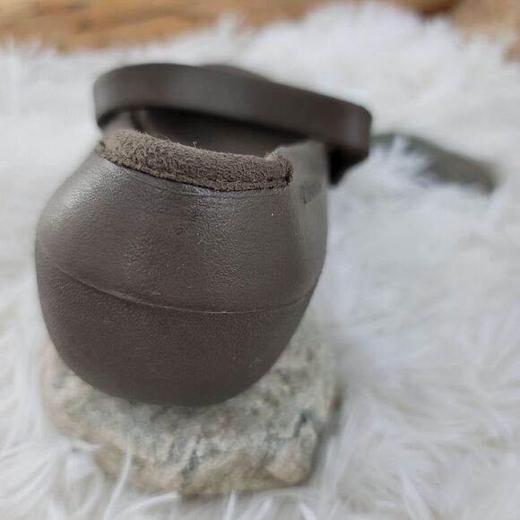 CrocsâAliceâbrownâflats - Picture 7 of 8